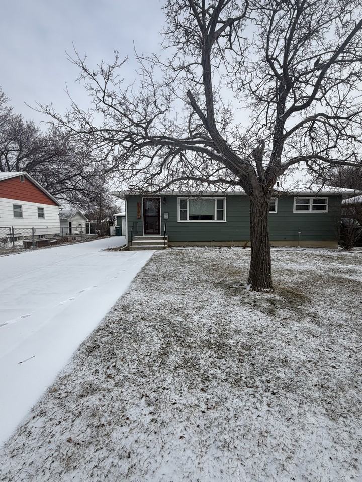 1017 25th St W #1 - Photo 2 of 20