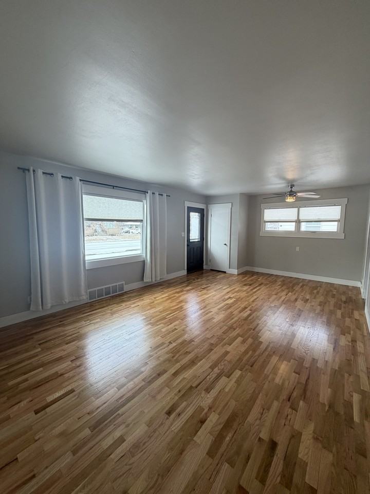 1017 25th St W #1 - Photo 7 of 20