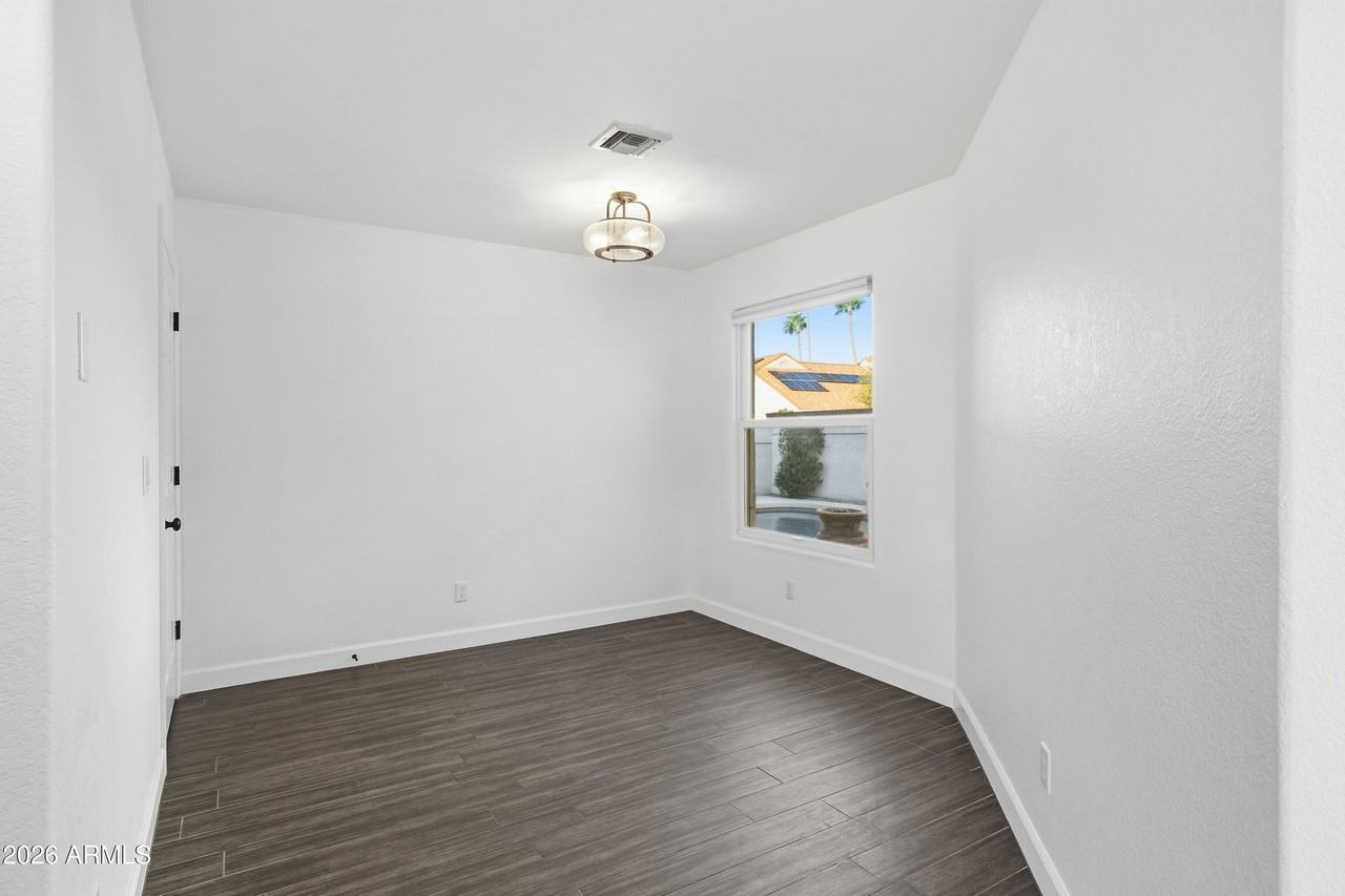 11765 N 112th St - Photo 7 of 25