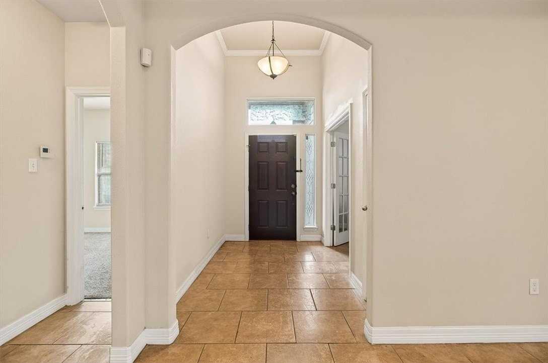 6901 Anastasia - Photo 3 of 40