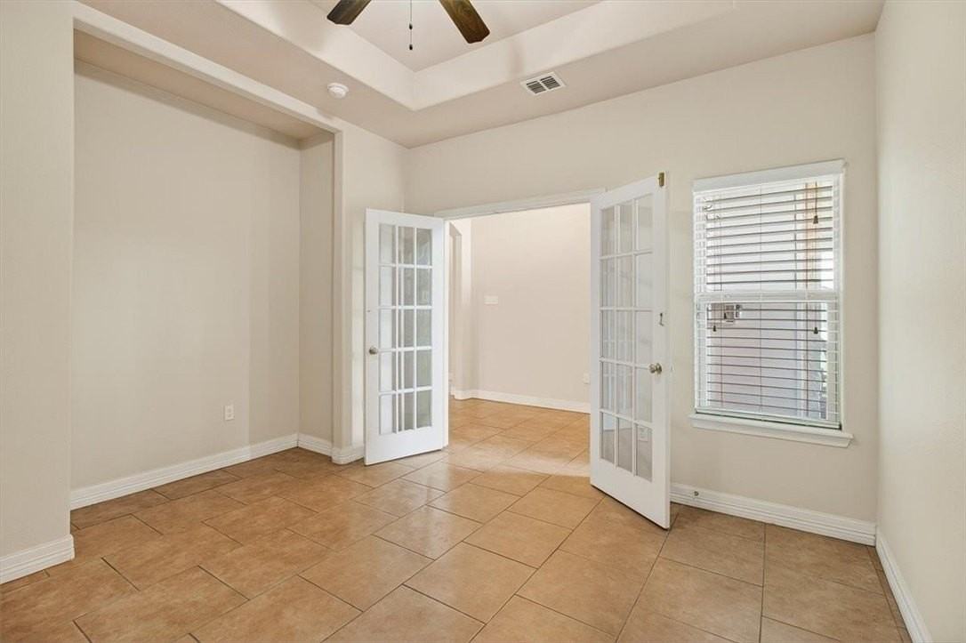 6901 Anastasia - Photo 4 of 40