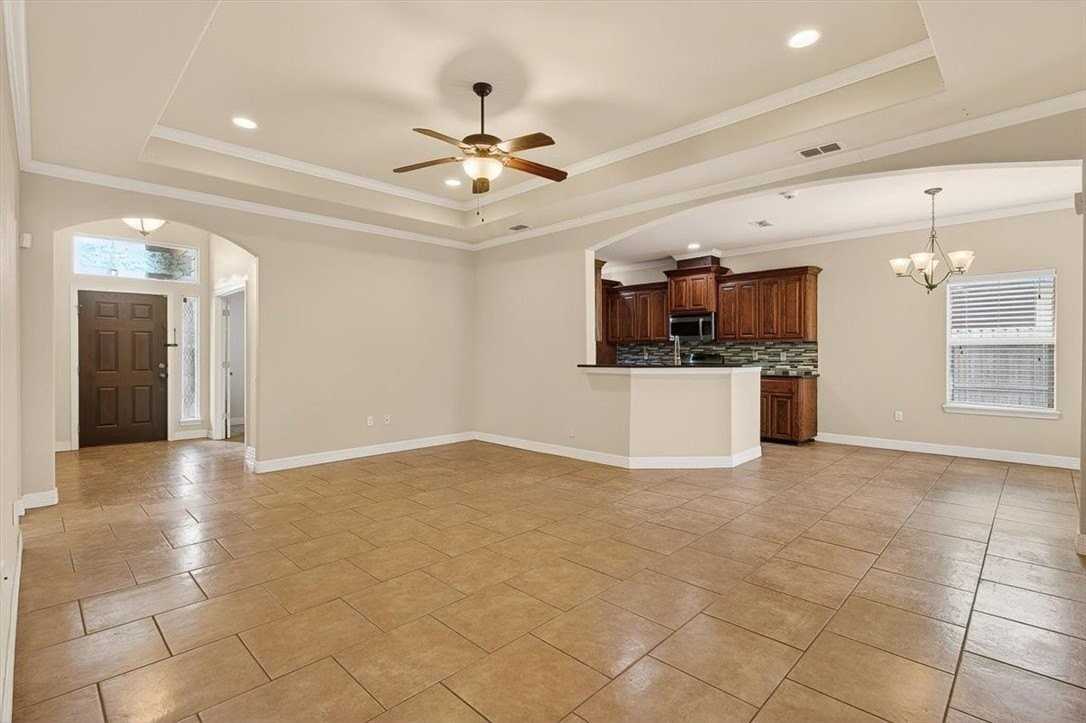 6901 Anastasia - Photo 6 of 40