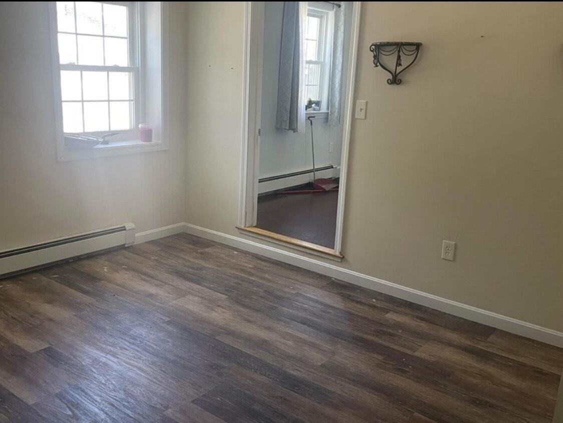 1063 Main St - Photo 2 of 5