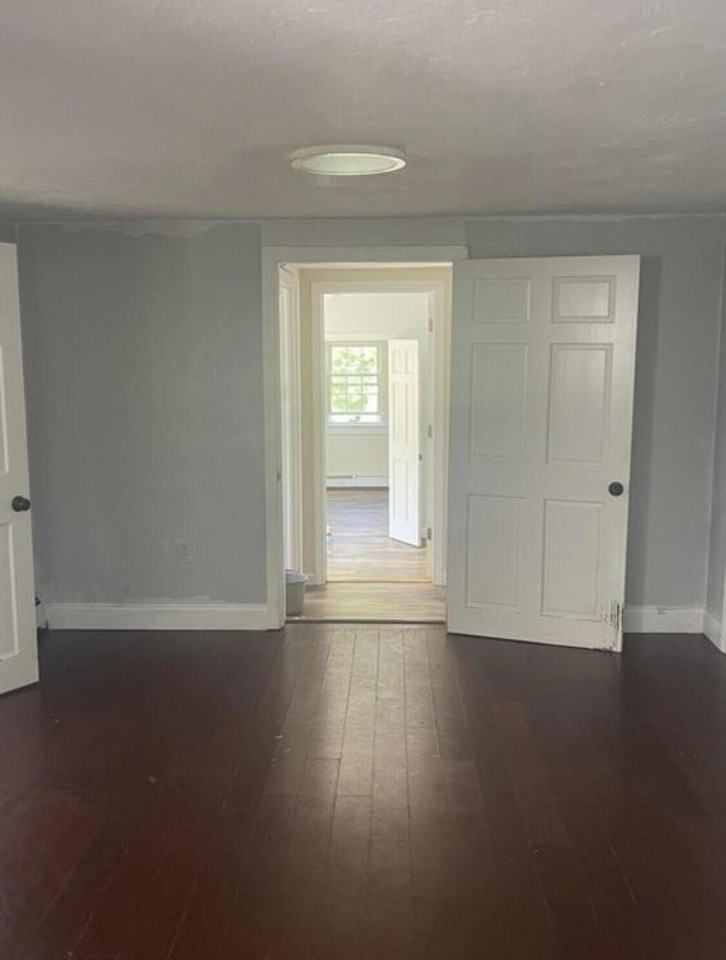 1063 Main St - Photo 3 of 5