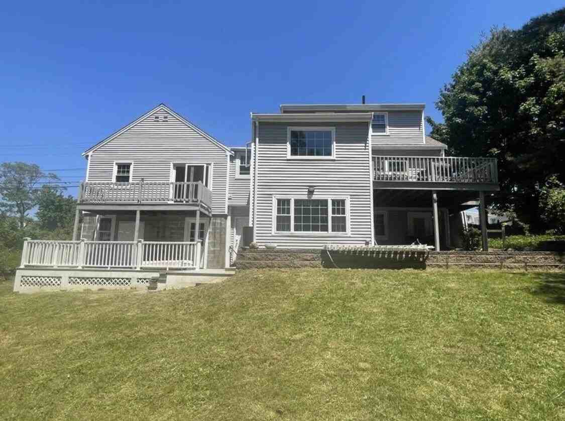 1063 Main St - Photo 5 of 5