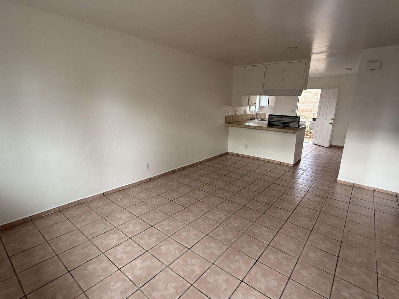 9871 Valencia Dr Apt B #B - Photo 4 of 12