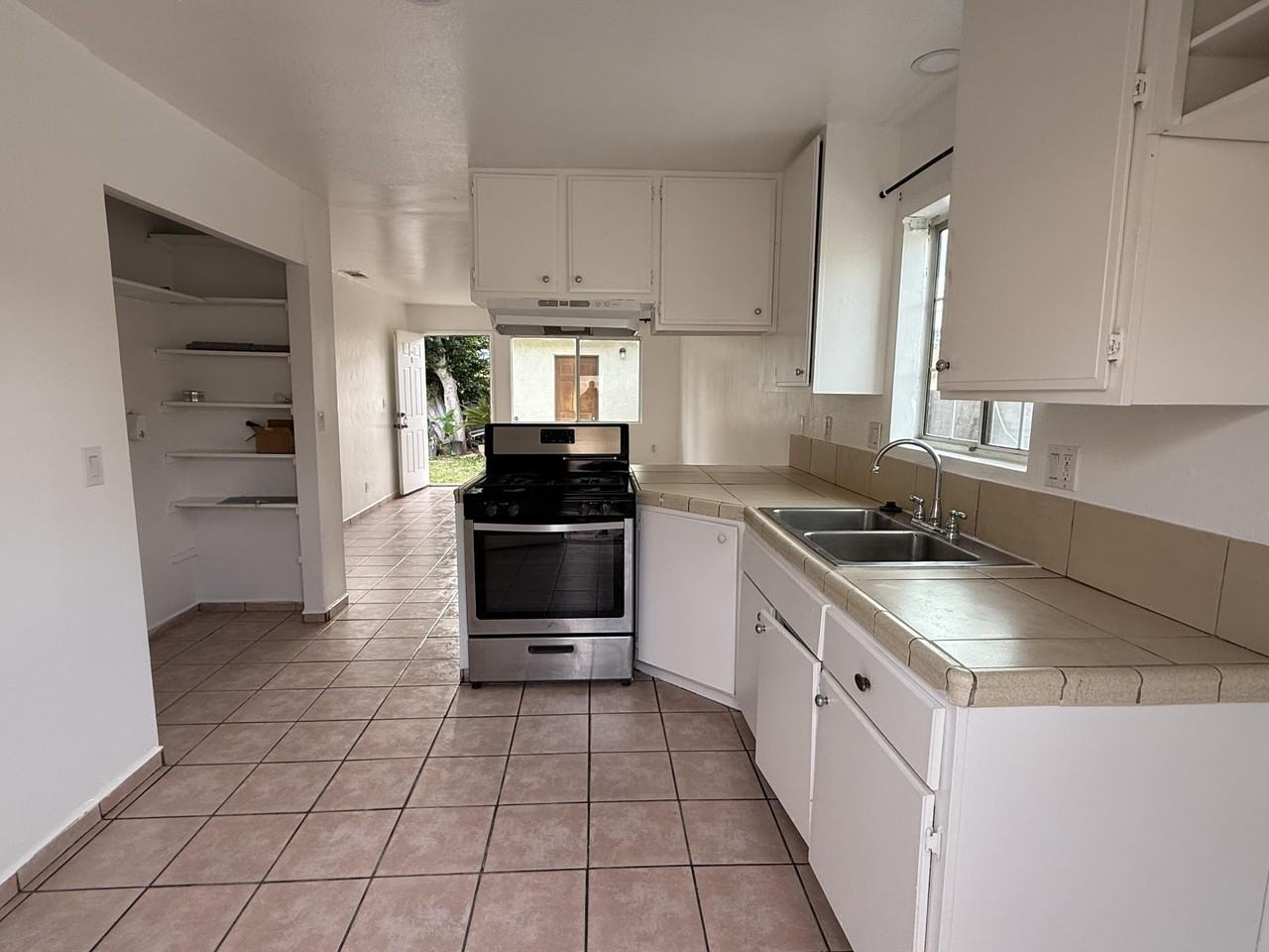 9871 Valencia Dr Apt B #B - Photo 6 of 12