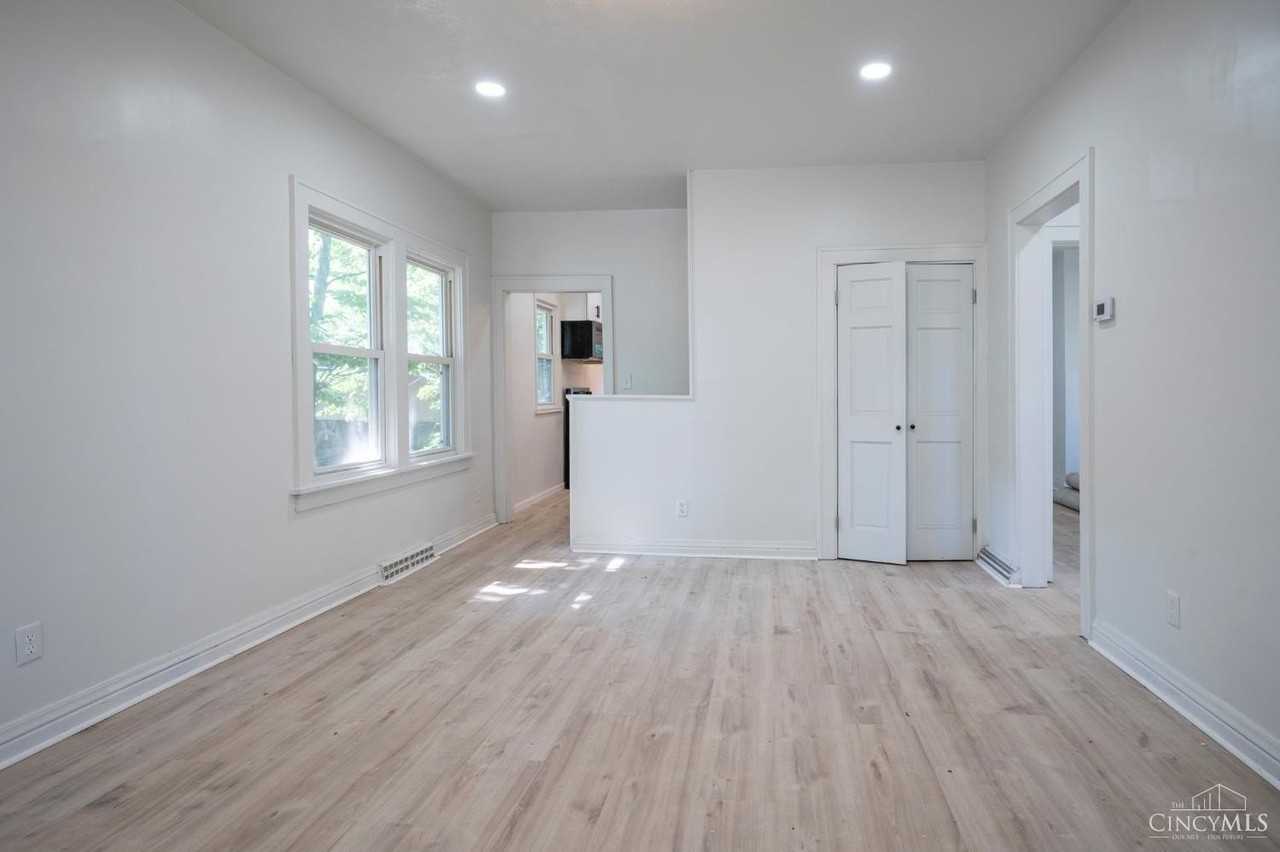 4611 Belleview Ave - Photo 3 of 35