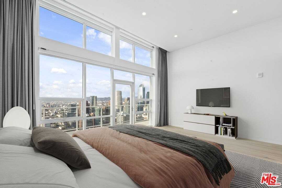 230 W Olympic Blvd Ph 2 #PH2 - Photo 6 of 50