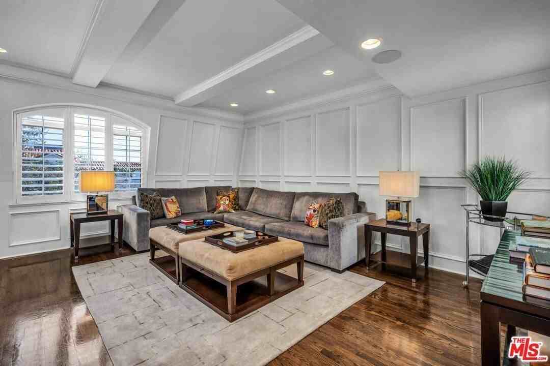 11745 Montana Ave Apt 301 #301 - Photo 5 of 30