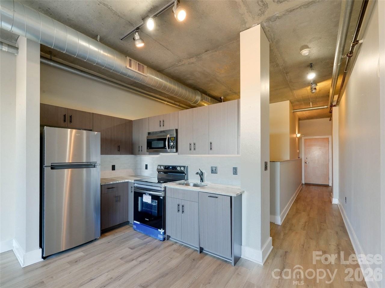 505 E 6th St Unit 815 #815 - Photo 6 of 38