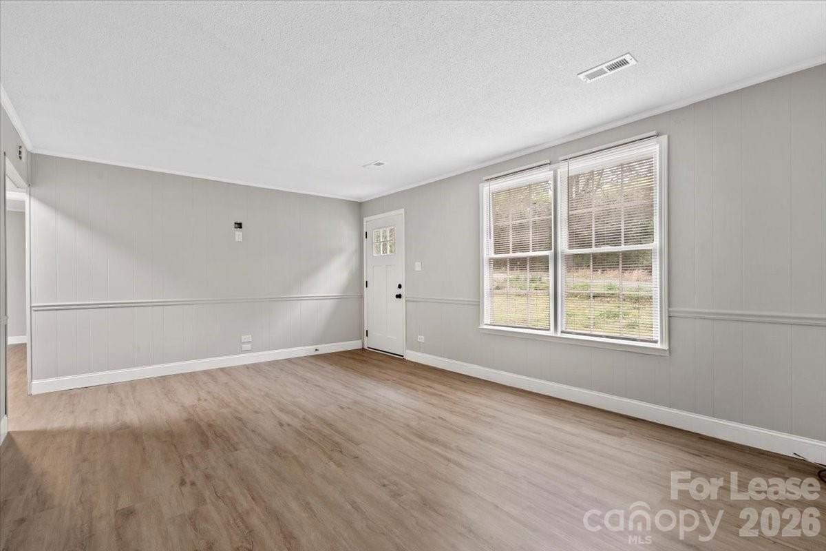 2022 Old Oakland Cir - Photo 2 of 16