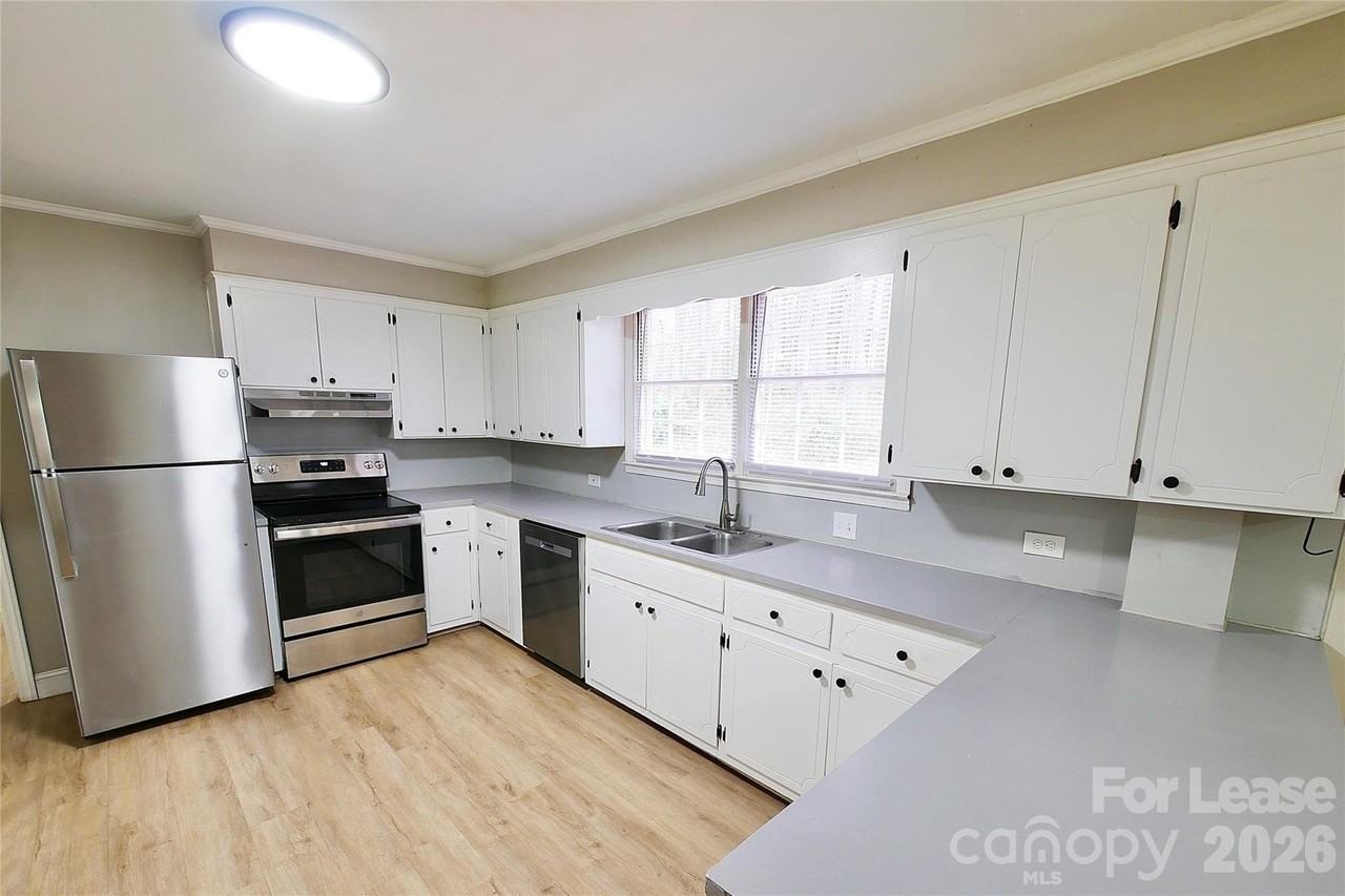 2022 Old Oakland Cir - Photo 5 of 16