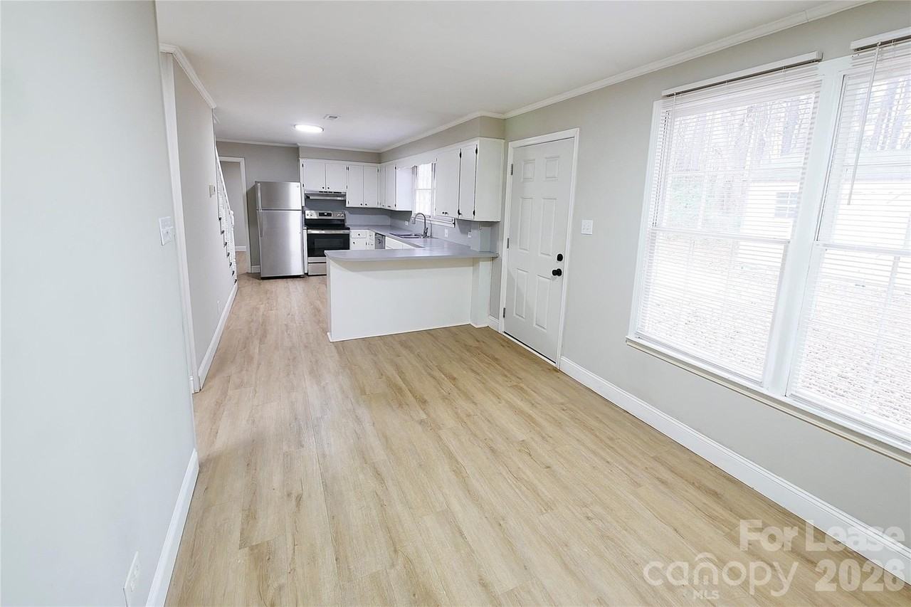 2022 Old Oakland Cir - Photo 7 of 16