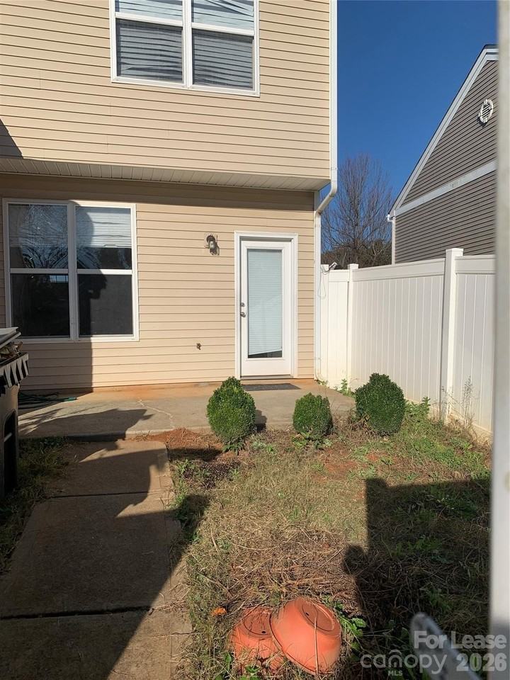 9322 Greenheather Dr - Photo 5 of 5