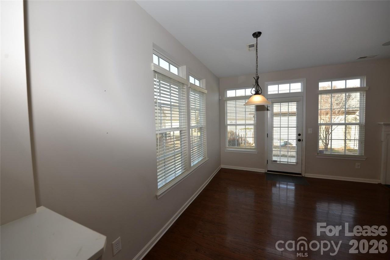 11439 Potters Row - Photo 6 of 17