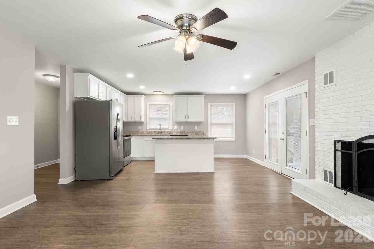 11805 Harrisburg Rd - Photo 6 of 47