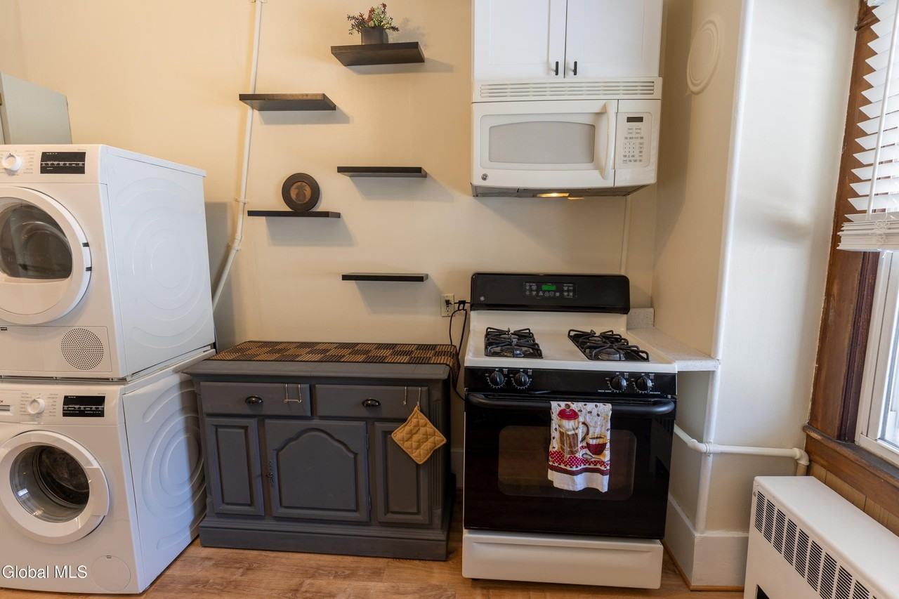 301 S Main St - Photo 4 of 19