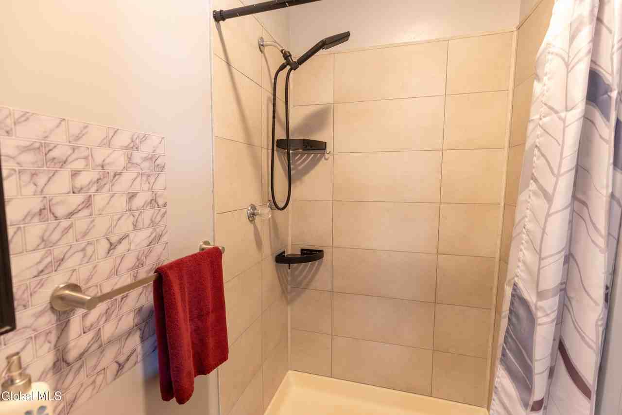 301 S Main St - Photo 7 of 19