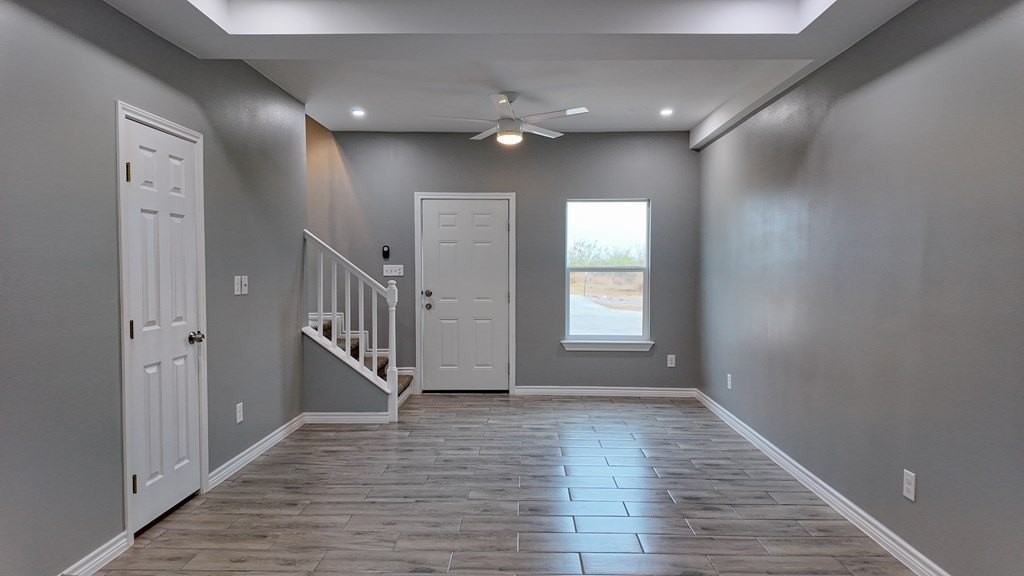 416 J R Rodriguez Cir - Photo 5 of 26