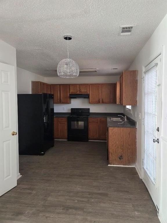 7146 Ravenwood Ln - Photo 3 of 12