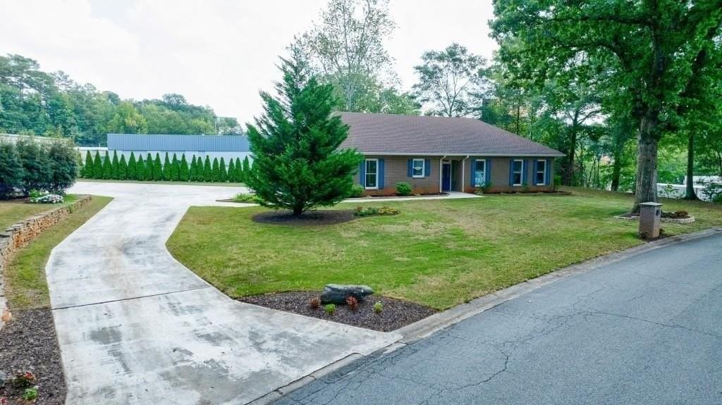 390 Alpine Dr - Photo 3 of 50