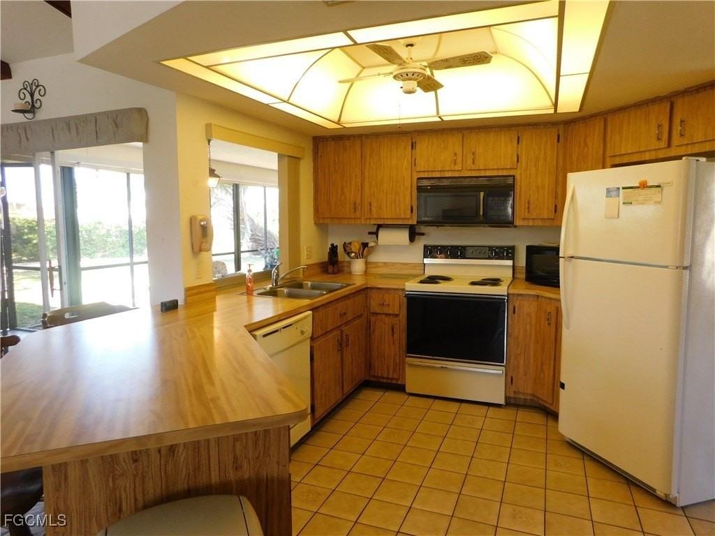 904 Se 18th St - Photo 7 of 31