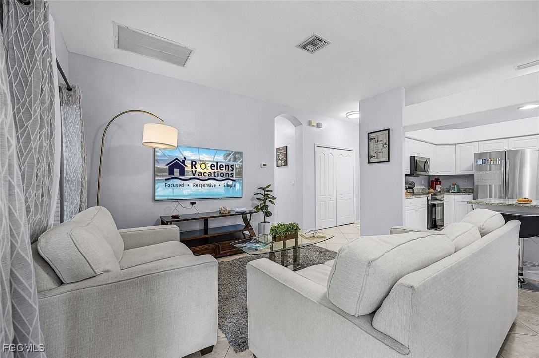 2649 Sw 32nd St - Photo 3 of 33