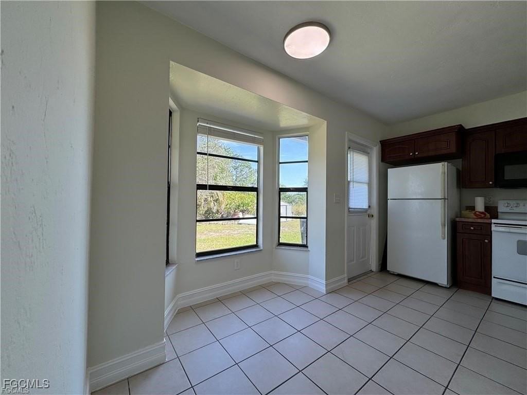 645 Homestead Rd S - Photo 4 of 17