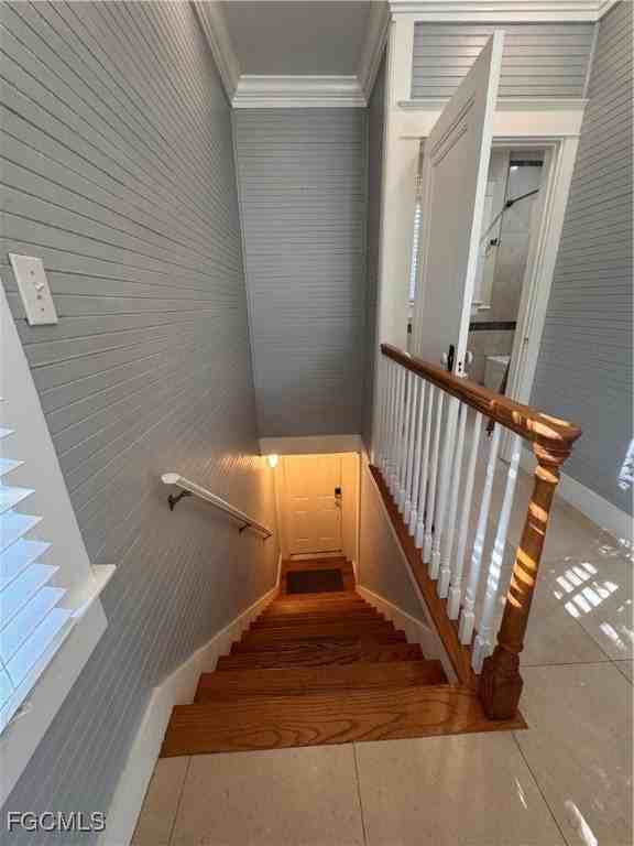 1618 Woodford Ave - Photo 6 of 17