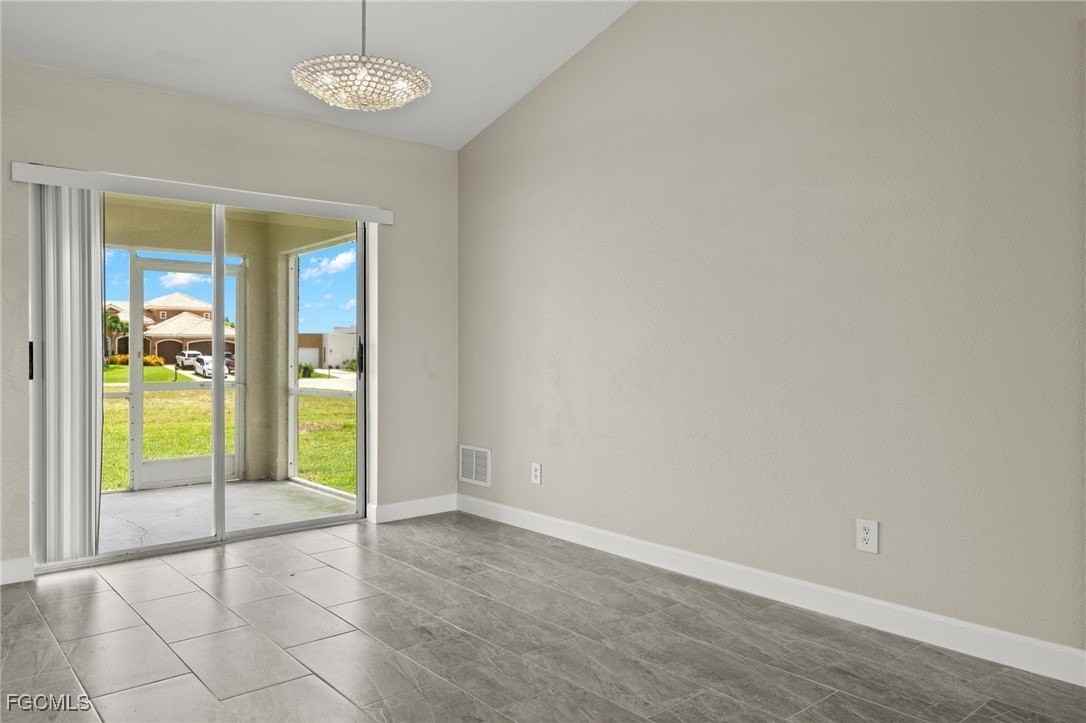 3919 Sw 14th Ave - Photo 7 of 27