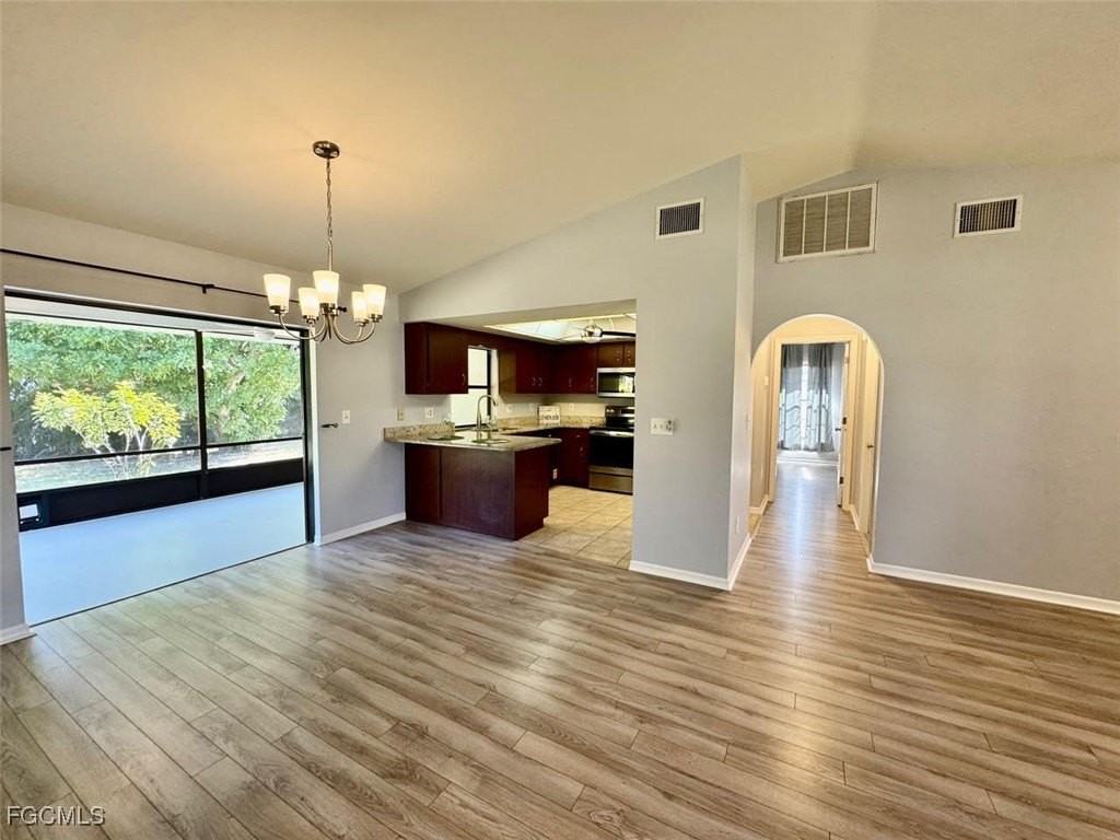 3725 Sw 6th Ave - Photo 4 of 19