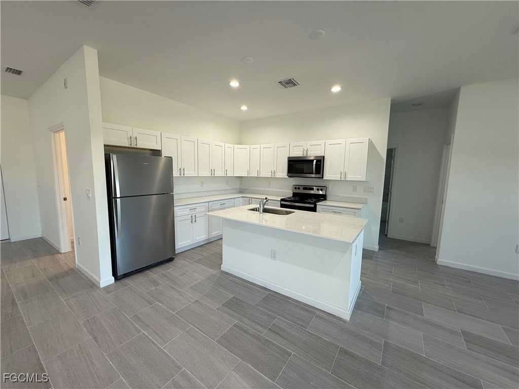 2704 70th St W - Photo 3 of 21