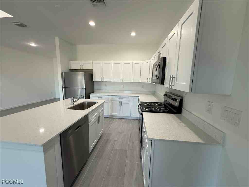 2704 70th St W - Photo 5 of 21