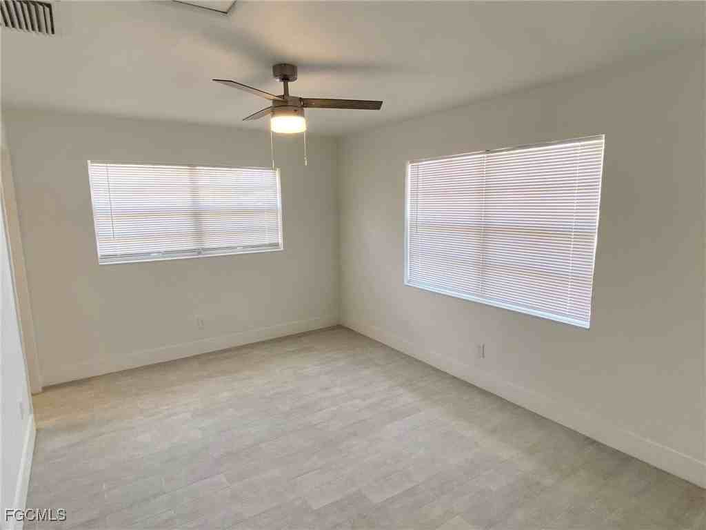 317 Tarpon Dr - Photo 2 of 11