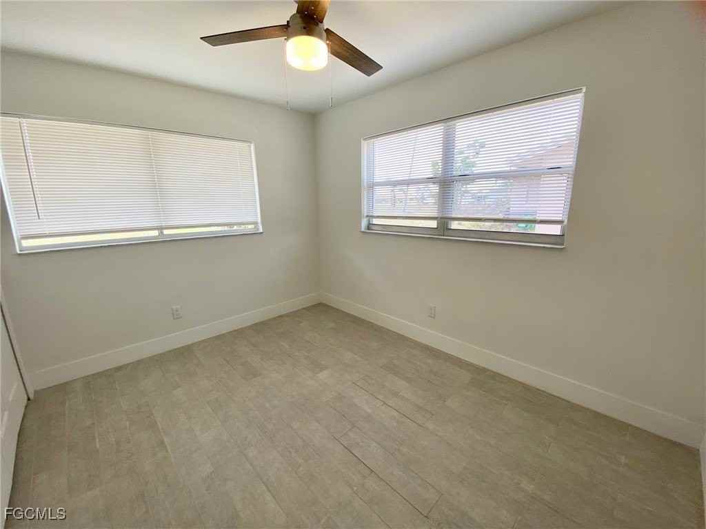 317 Tarpon Dr - Photo 3 of 11