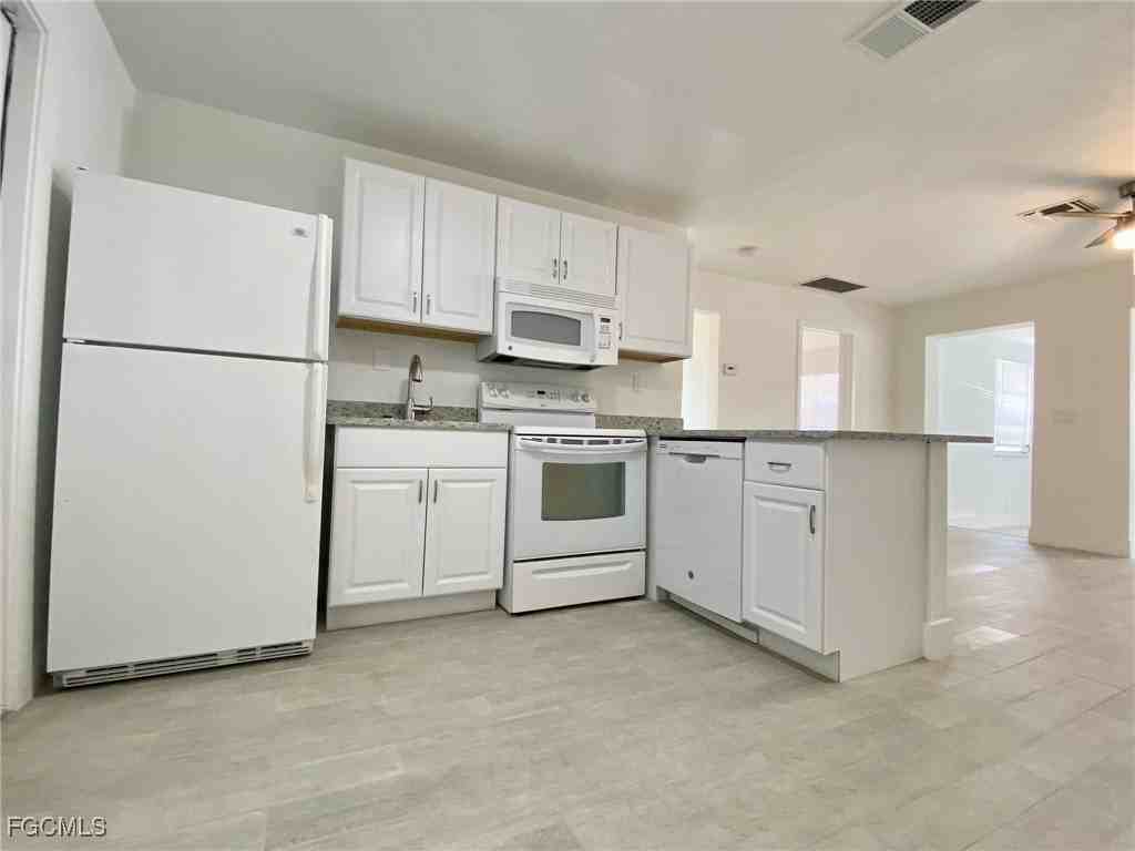 317 Tarpon Dr - Photo 5 of 11