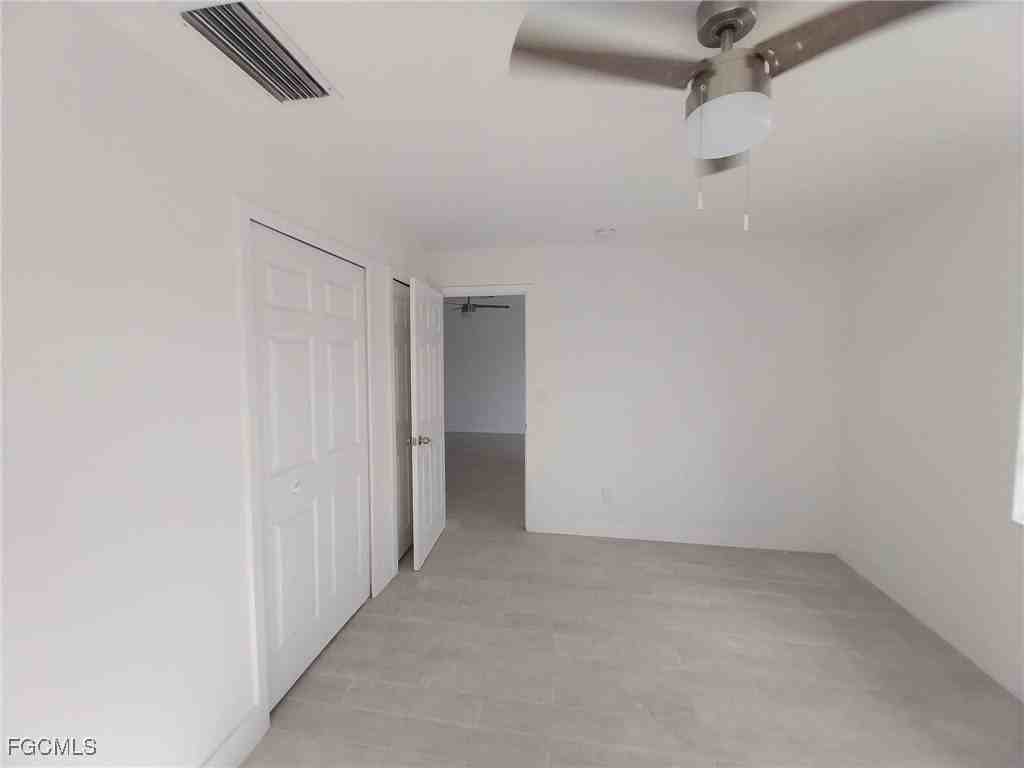 317 Tarpon Dr - Photo 6 of 11