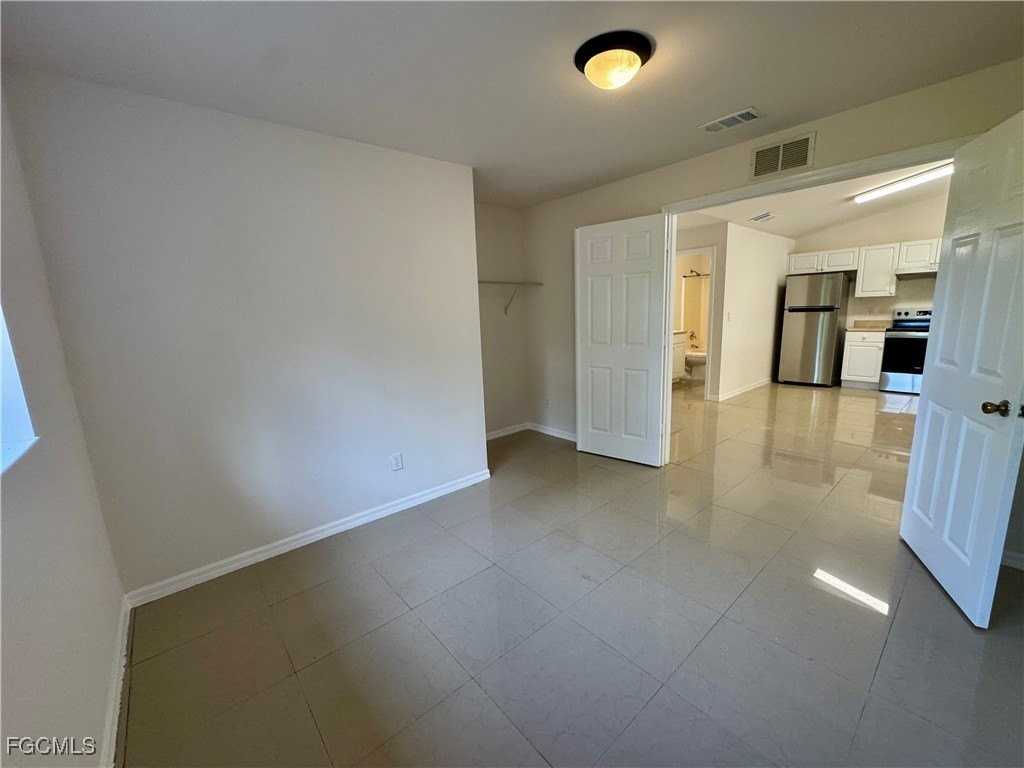 10743 Robinson St - Photo 6 of 11