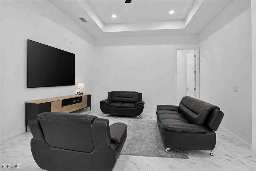 2513 69th St W - Photo 5 of 30