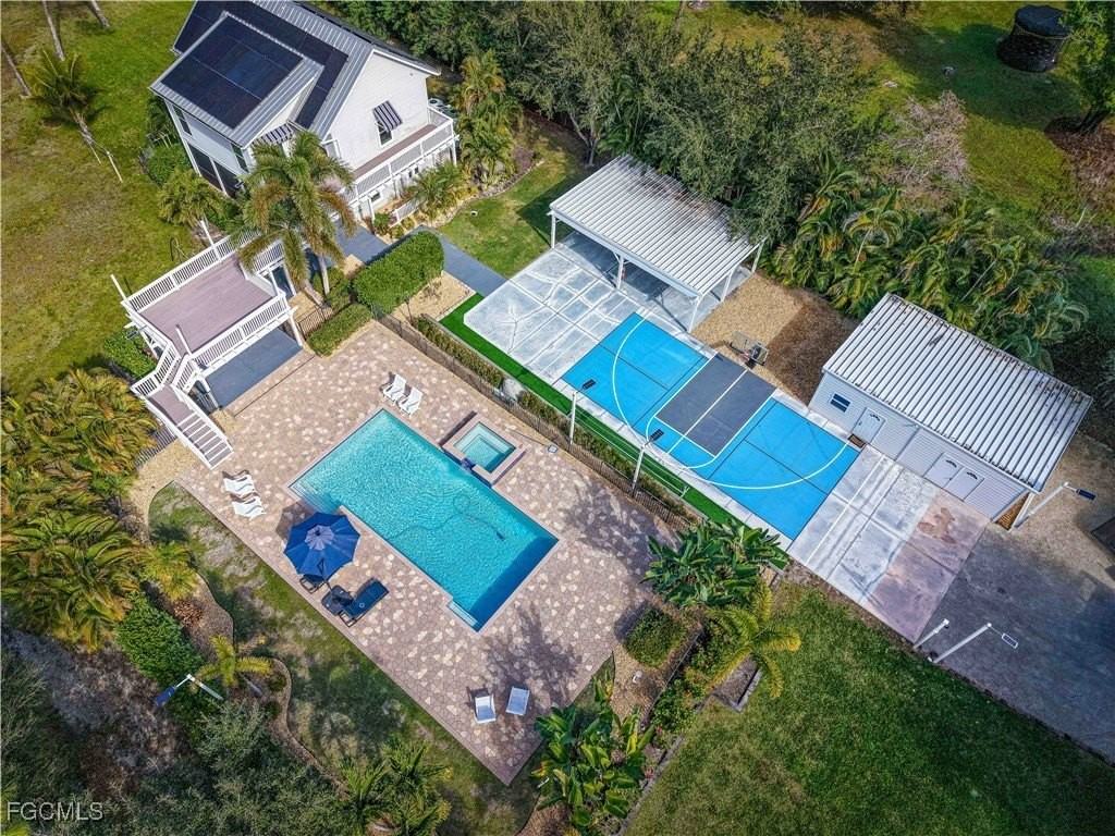 6941 Hunters Rd - Photo 4 of 45