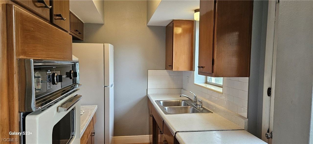 2544 1st St Apt 202 #202 - Photo 7 of 20