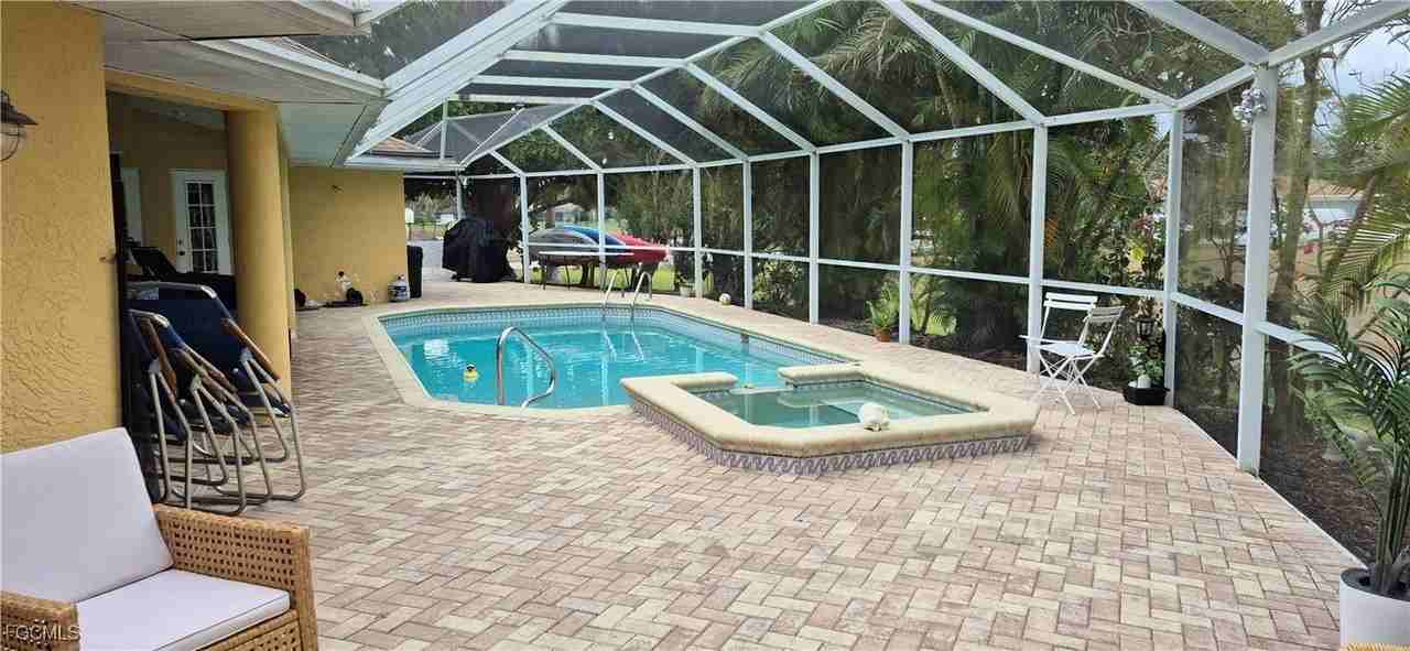 505 Causeway Dr - Photo 3 of 19