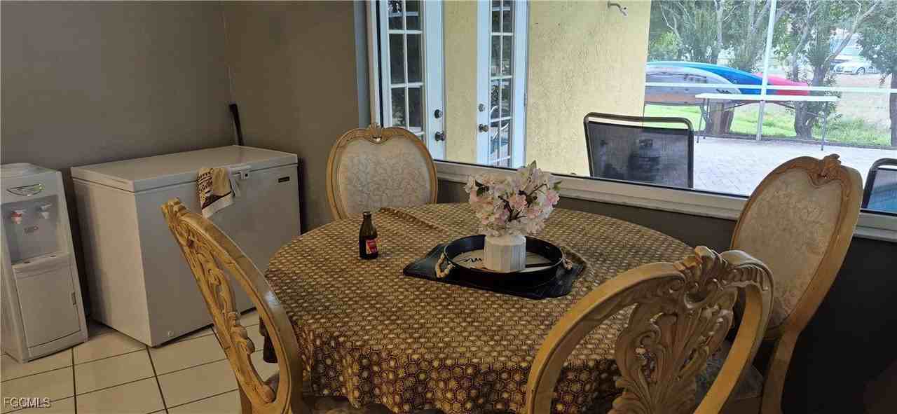 505 Causeway Dr - Photo 6 of 19