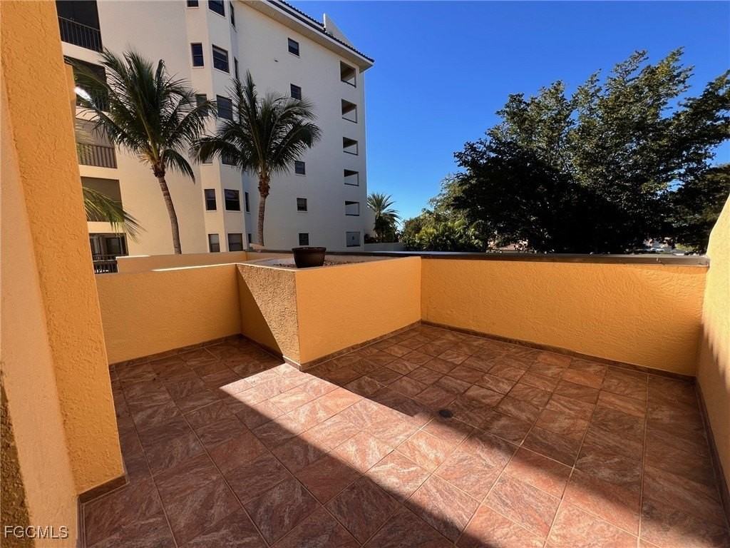 4015 Se 20th Pl Apt 206 #206 - Photo 5 of 33