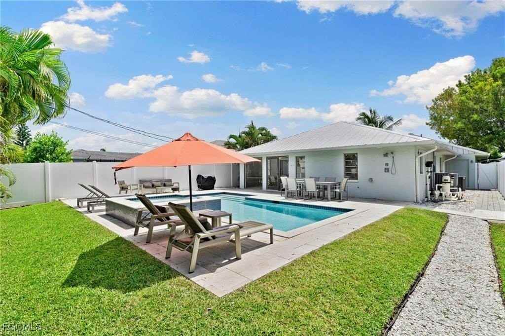 521 102nd Ave N - Photo 2 of 25