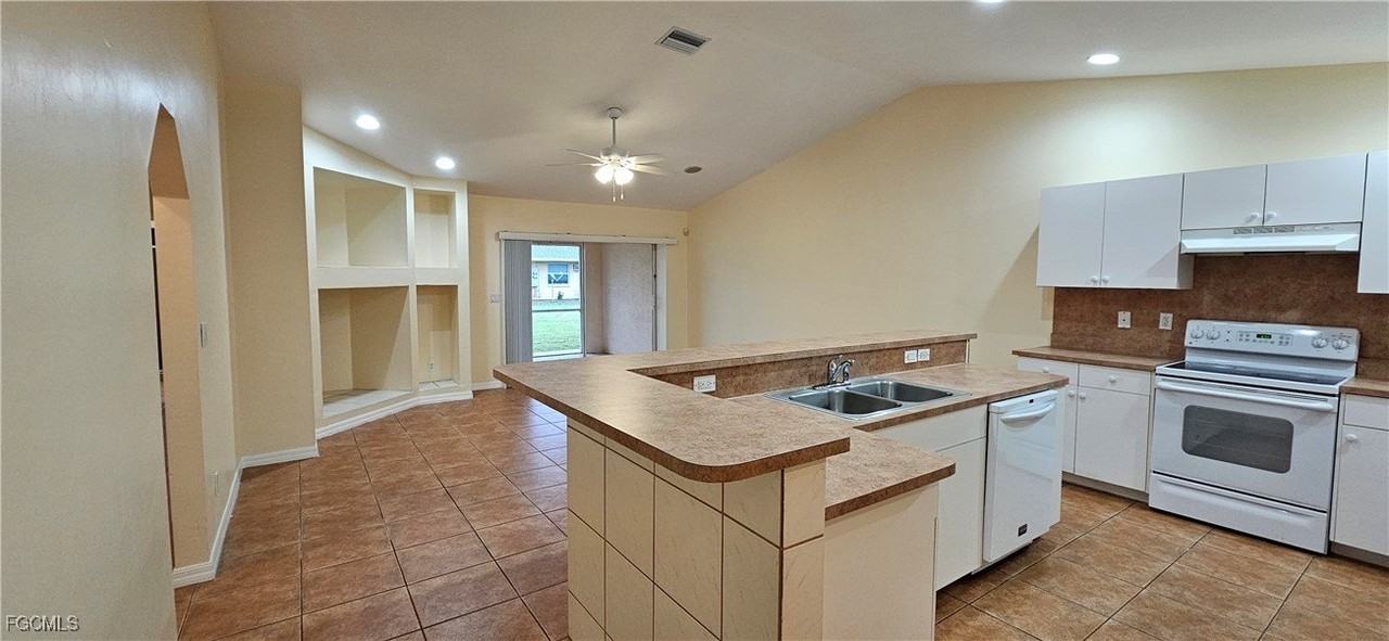 3619 Sw Santa Barbara Pl - Photo 6 of 22