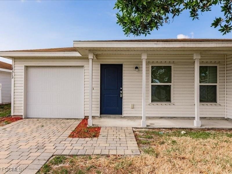 18313 Gibraltar Ln - Photo 4 of 49