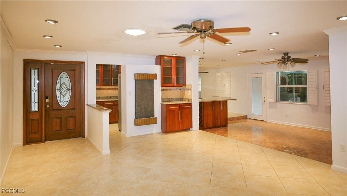 1525 Covington Cir E - Photo 4 of 31