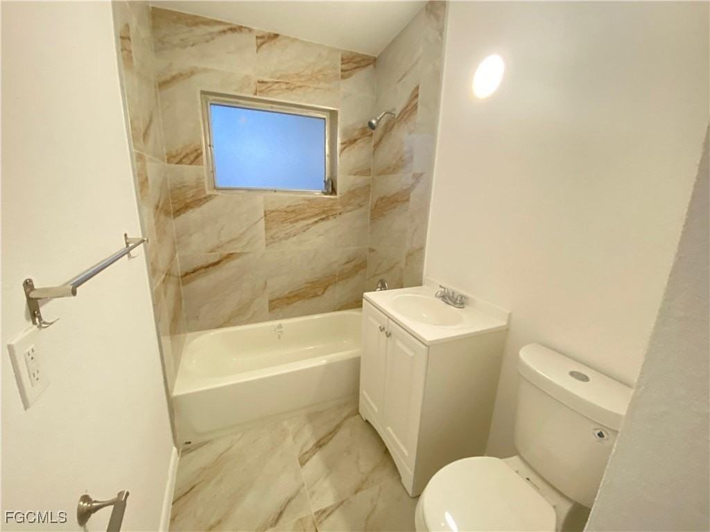 15 Vineyard St - Photo 7 of 12